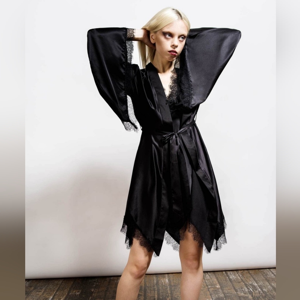 Killstar satin type fabric lace trim bell sleeve bathrobe size XL